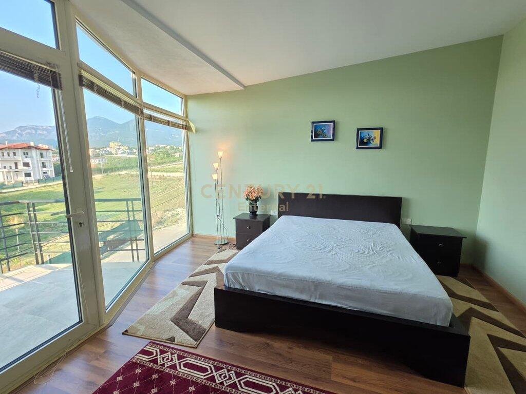 Individual villas for rent  4 parking spaces Sauk