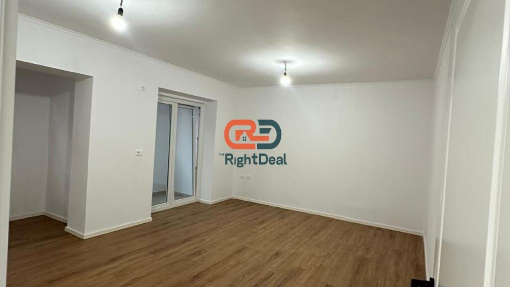 Afer Bulevardit Zogu i I, Prane Ministrise se Drejtesise, Shitet Apartament 1+1 I Investuar Totalisht !!