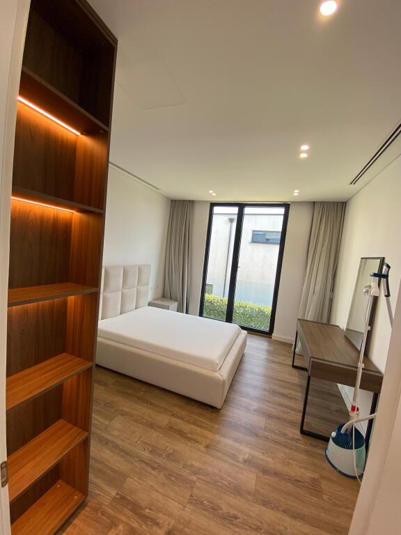 📣 Villa Individuale in Vendita 🏡 📍 TEG, Tirana – zona elite e tranquilla💰 Prezzo:1,300,000 Euro