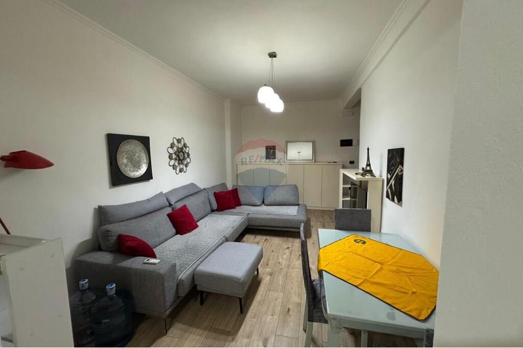 Jepet Me Qira Apartament 1+1 Ne Bllok