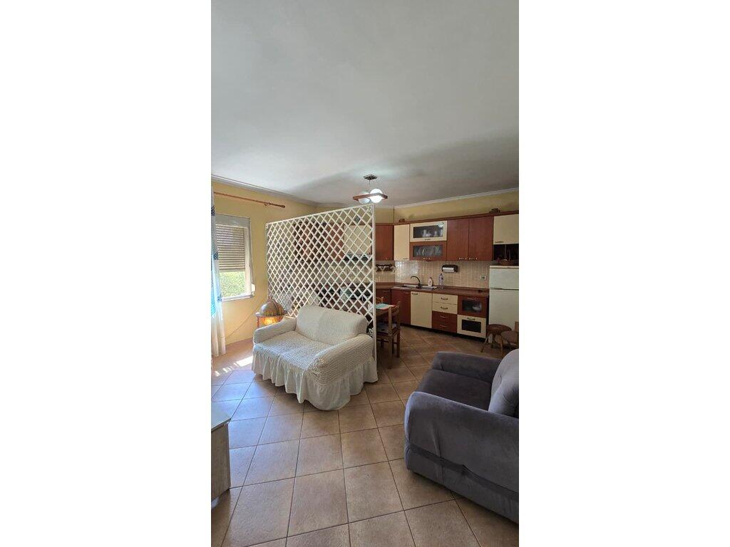 🏠 Shitet Apartament 1+1 – Zona e Brrylit, Tiranë