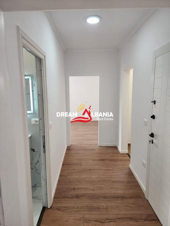 Appartamento 1+1 in vendita a Porcelan, vicino alla Moschea Xhura (ID 4119438)
