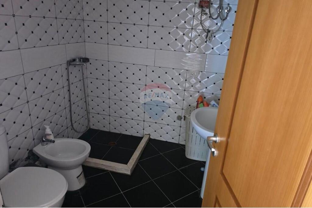 Apartament 1+1 per shitje, Liqeni i Thate