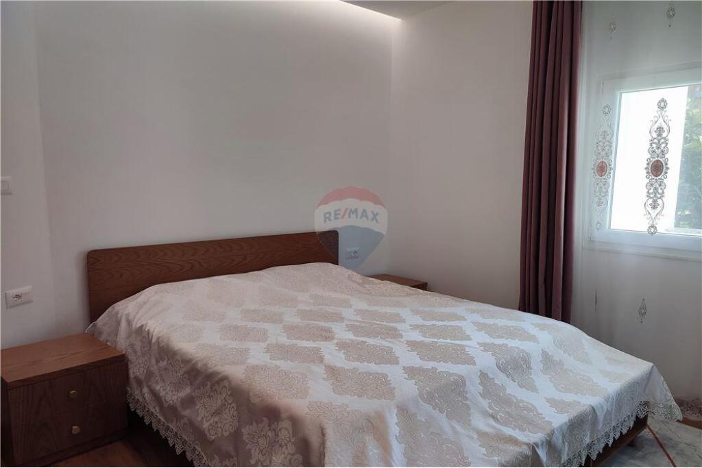 Private house 3+1 for rent in Xhamllik.