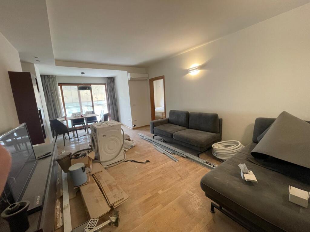 Rent Liqeni / Eduard Mano / 2+1+2+Parking