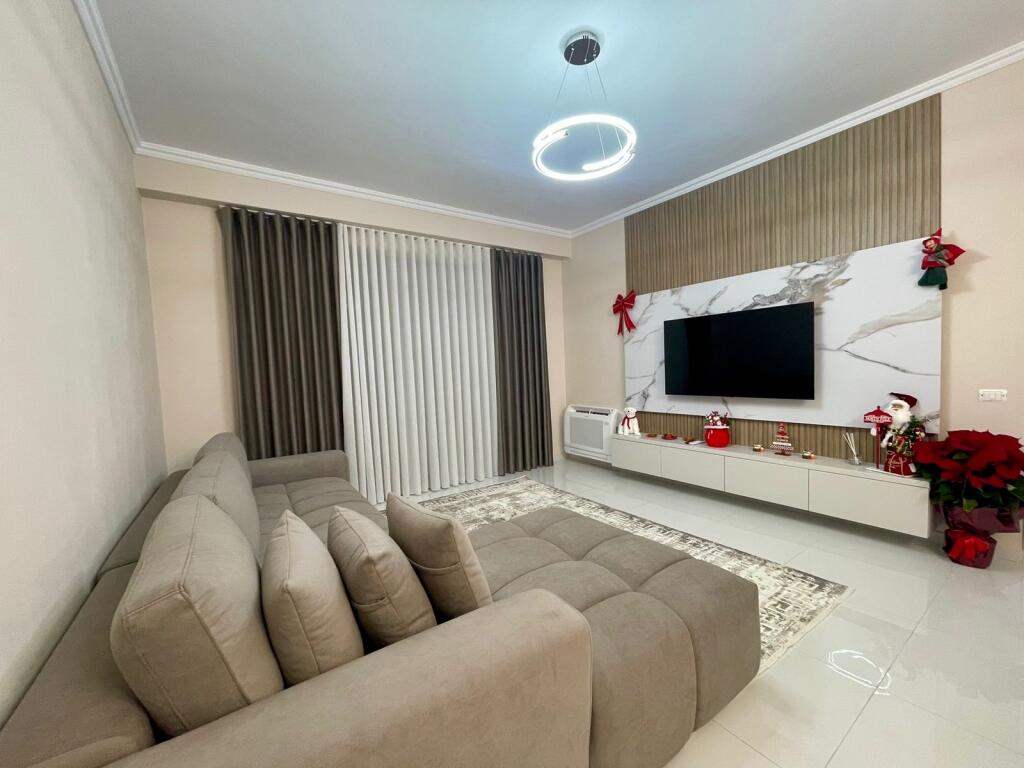 Jepet me qira 2+1+2 ASTIR TE URBAN GATE 60.000 leke