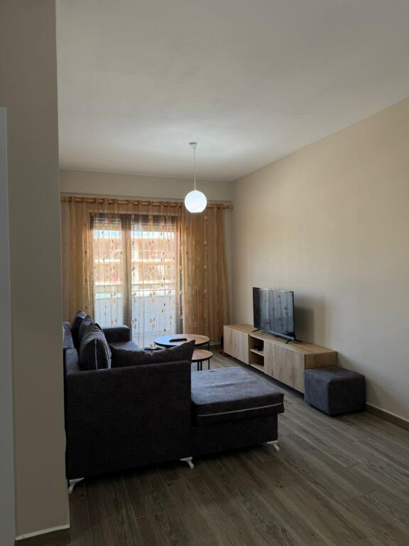 Eskluzive,shitet apartament 1+1 ne Golem prane "Mak Albania" vetem 2 minuta larg detit.