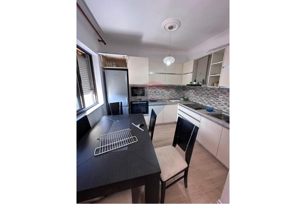 Shitet apartament 2+1 – Rr. Bardhyl, Unaza e Vogël