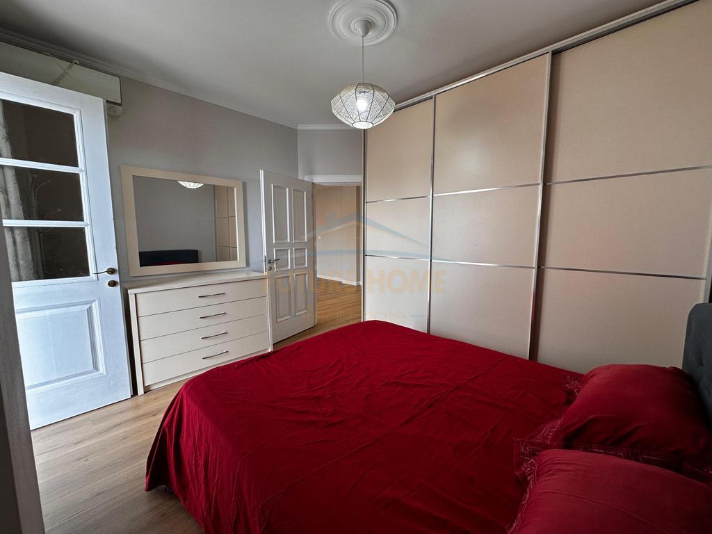 Shitet, Apartament 1+1 Prane Eleonores, Kodra e Diellit, Tirane.