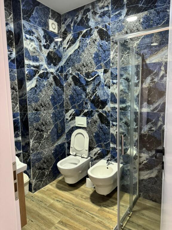 Eskluzive,shitet apartament 1+1 ne Golem prane "Mak Albania" vetem 2 minuta larg detit.