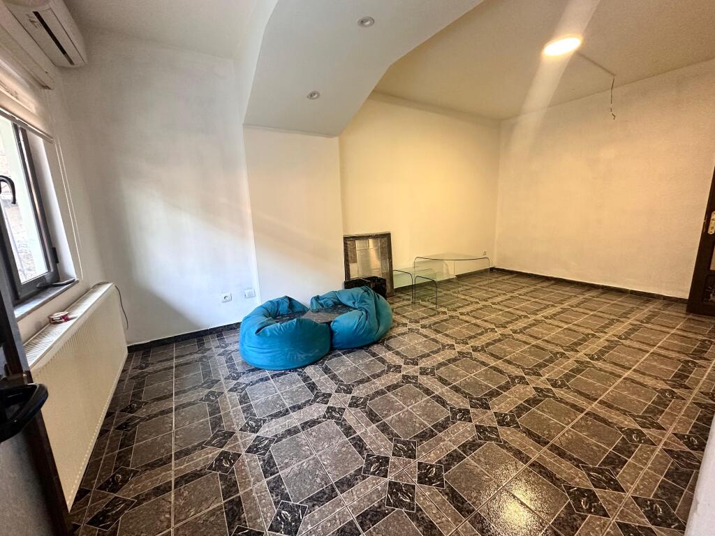 Ambient për zyra me qira – pranë Spitalit Gjerman