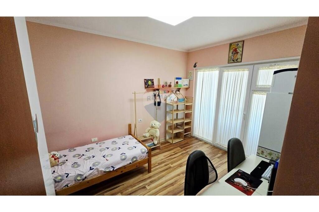 APARTAMENT 3+1 PER QERA TEK LIQENI I THATE !