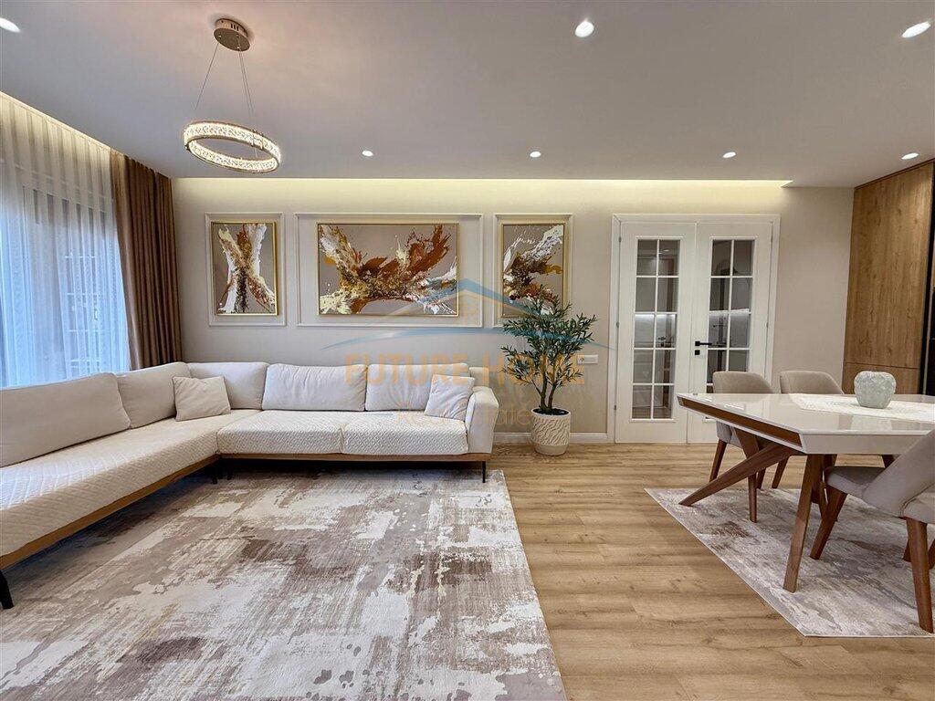 Shitet, Apartament 2+1+2+Post Parkimi, Xhamlliku,Tirane