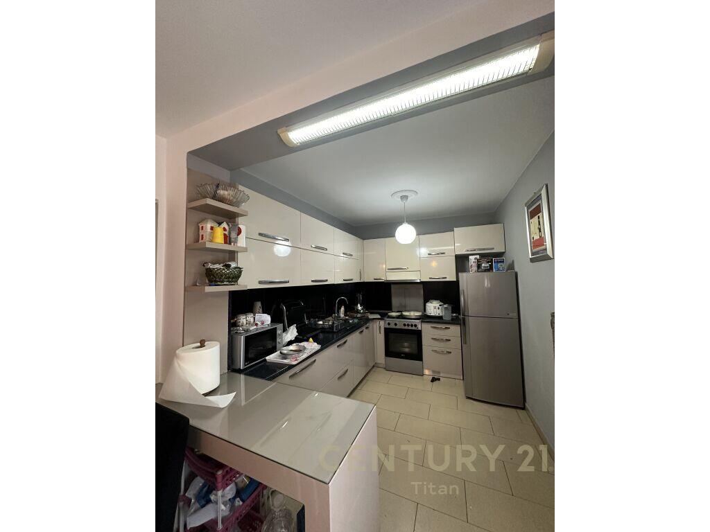 EPET APARTAMENT 3+1+2 ME QIRA TEK OXHAKU!