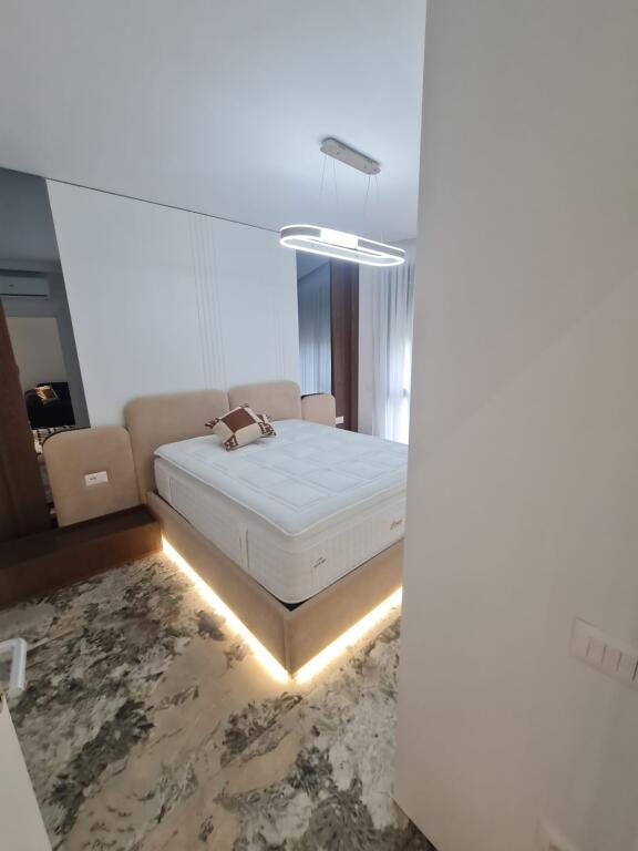 Apartament Me Qira – Liqeni I Thatë