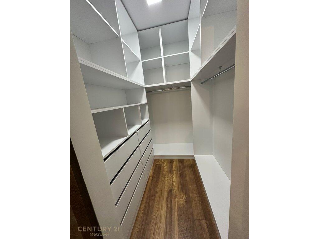 🏡 Jepet me Qira Apartament Modern 2+1+2 – Kompleksi FZ, Liqeni i Thatë