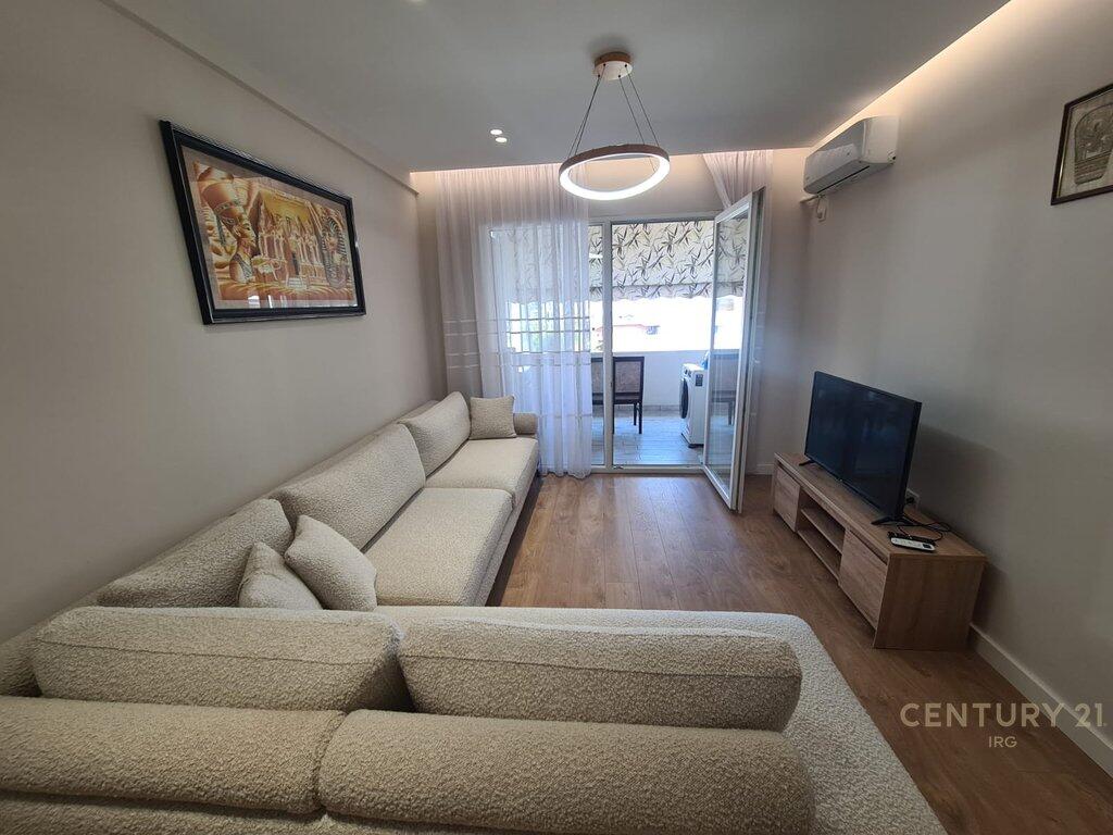 2+1 APARTMENT NEAR THE PARIS MUNICIPALITY!