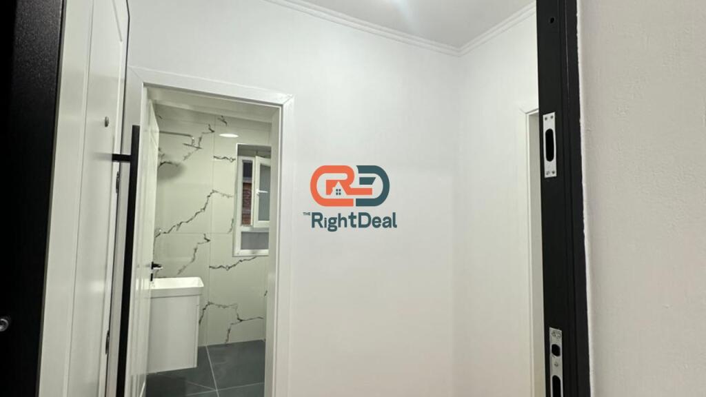 Afer Bulevardit Zogu i I, Prane Ministrise se Drejtesise, Shitet Apartament 1+1 I Investuar Totalisht !!