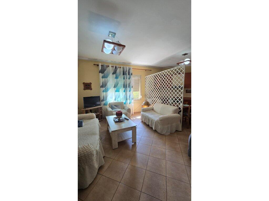 🏠 Shitet Apartament 1+1 – Zona e Brrylit, Tiranë