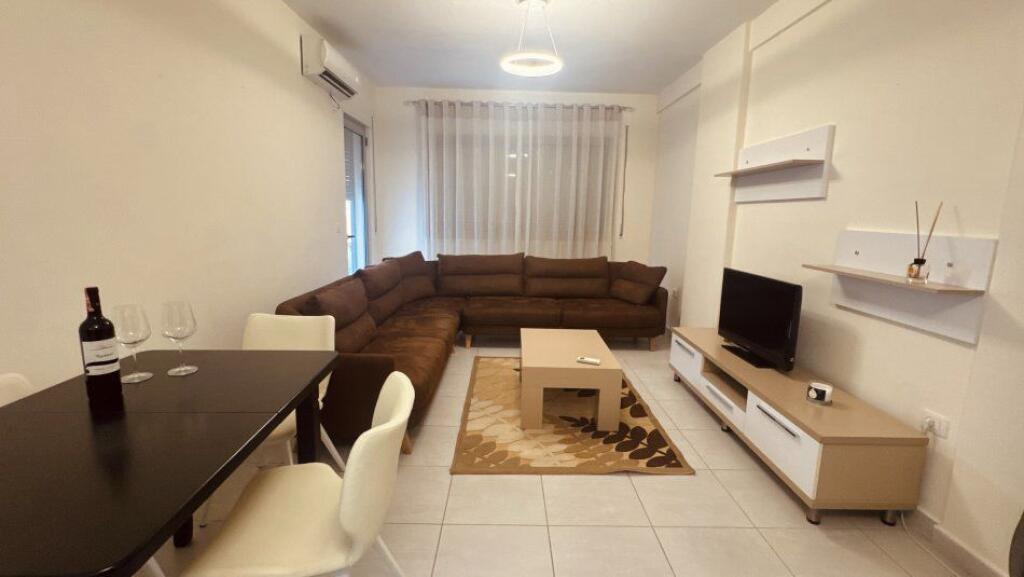 APARTAMENT ME QERA 1+1 ASTIR 420 EURO