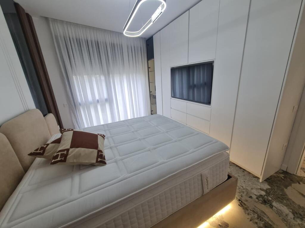 Apartament Me Qira – Liqeni I Thatë