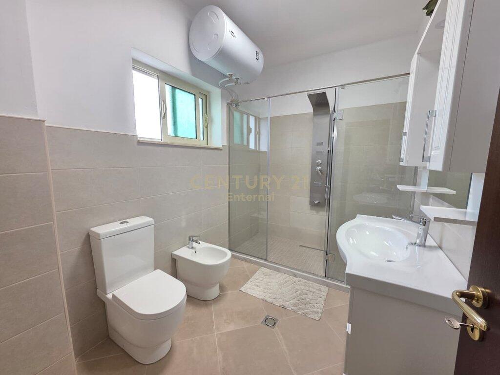 Individual villas for rent  4 parking spaces Sauk