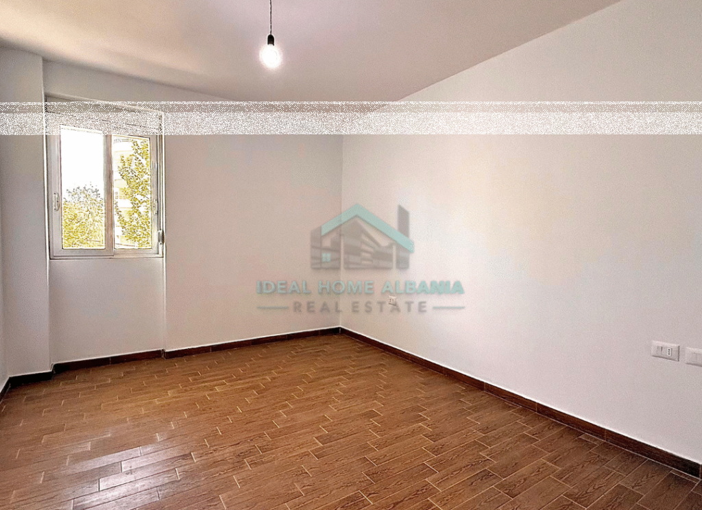 Lungomare,Vlore- Shitet apartament 2+1 (CMIM EKSKLUZIV)

