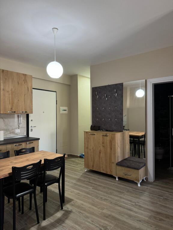 Eskluzive,shitet apartament 1+1 ne Golem prane "Mak Albania" vetem 2 minuta larg detit.