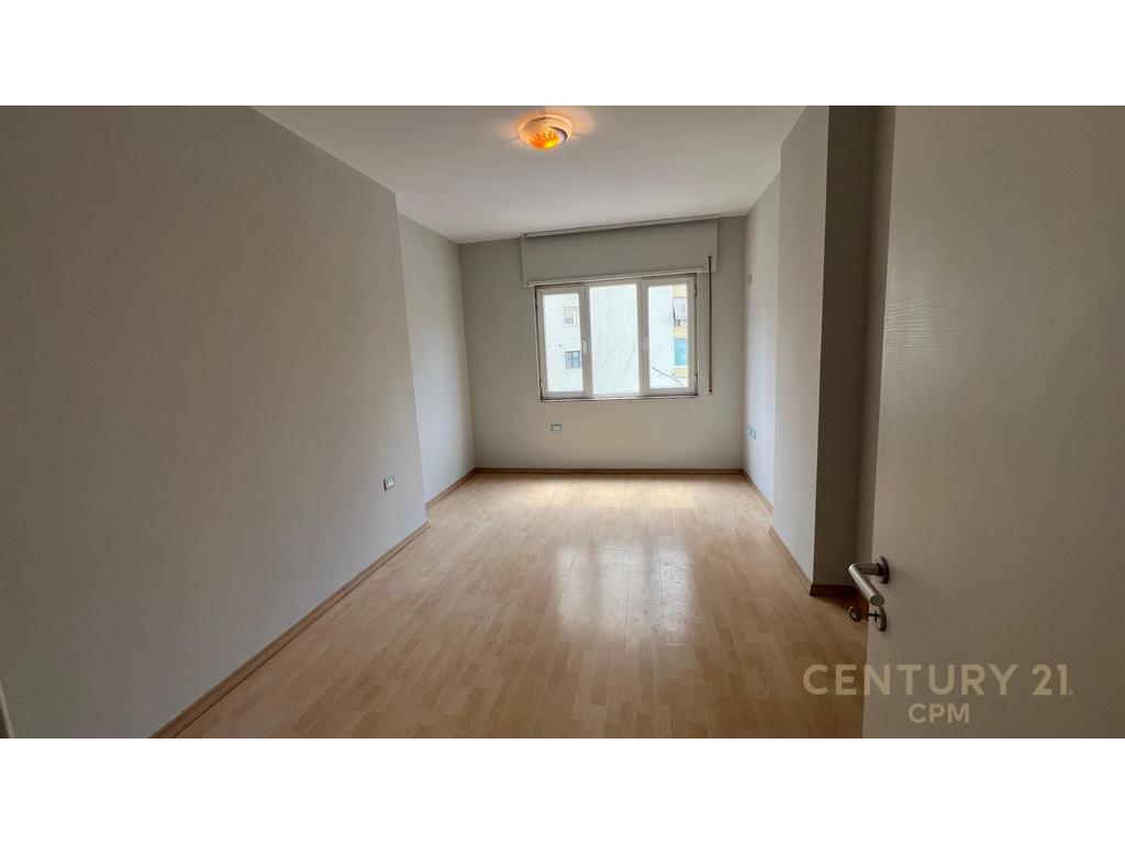 NE ZEMER TE KOMUNES SE PARISIT,SHESIM APARTAMENT 2+1