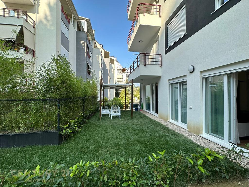🏡 Jepet me Qira Apartament Modern 2+1+2 – Kompleksi FZ, Liqeni i Thatë