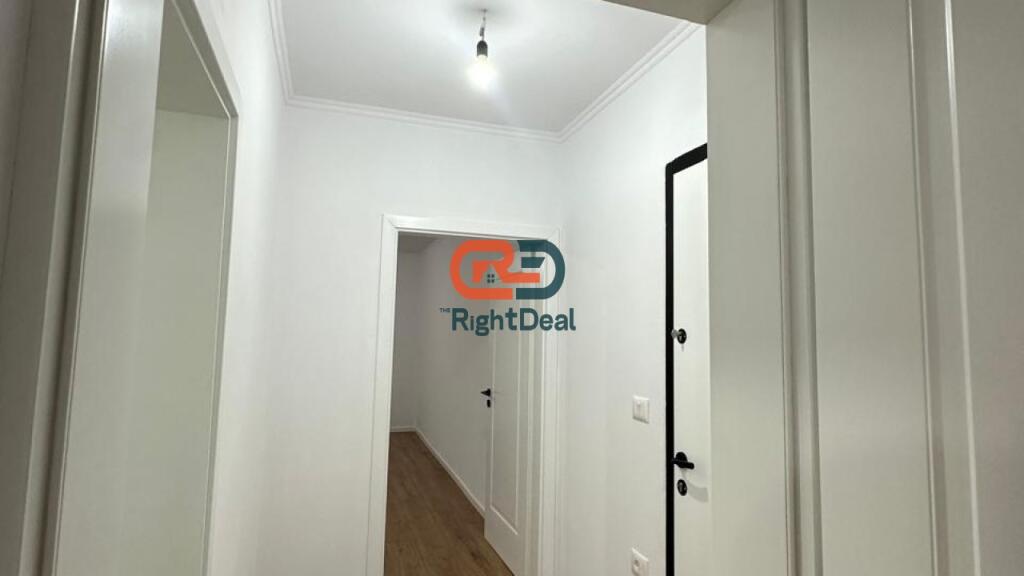 Afer Bulevardit Zogu i I, Prane Ministrise se Drejtesise, Shitet Apartament 1+1 I Investuar Totalisht !!