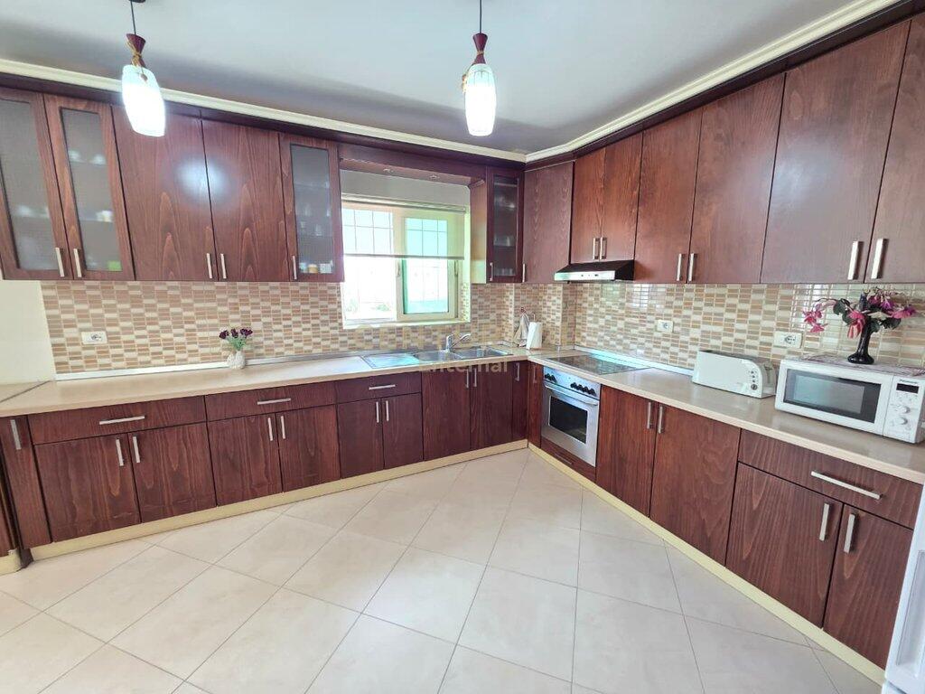 Individual villas for rent  4 parking spaces Sauk