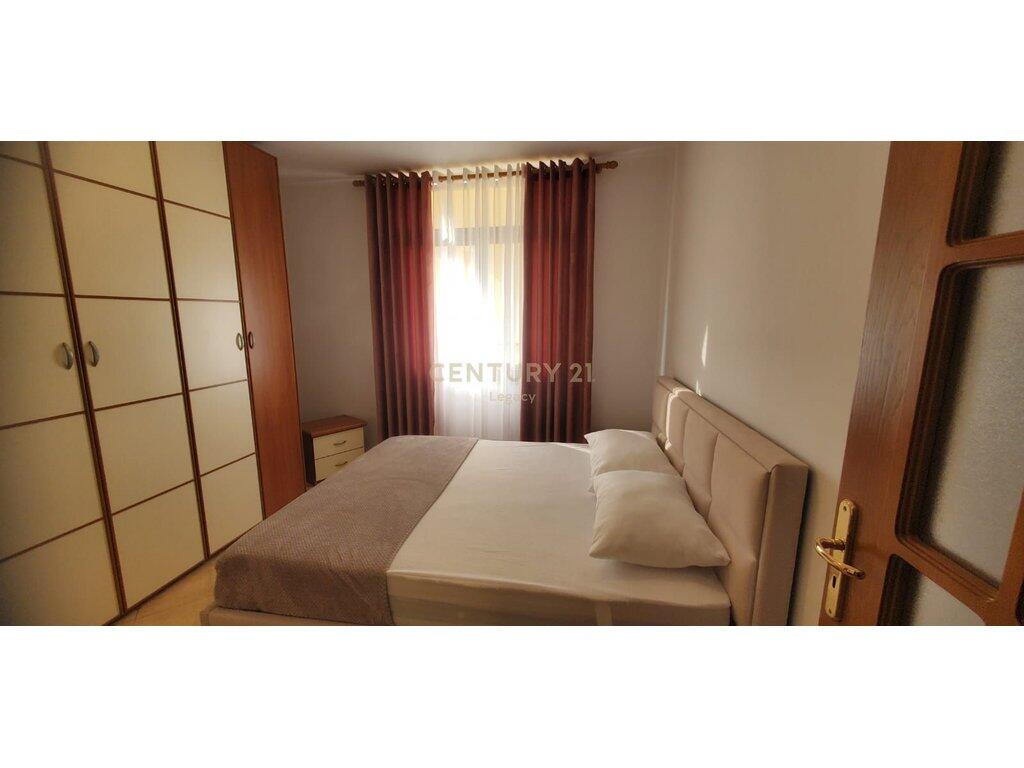 Apartament 2+1 me Qira në Zemër të Tiranës
