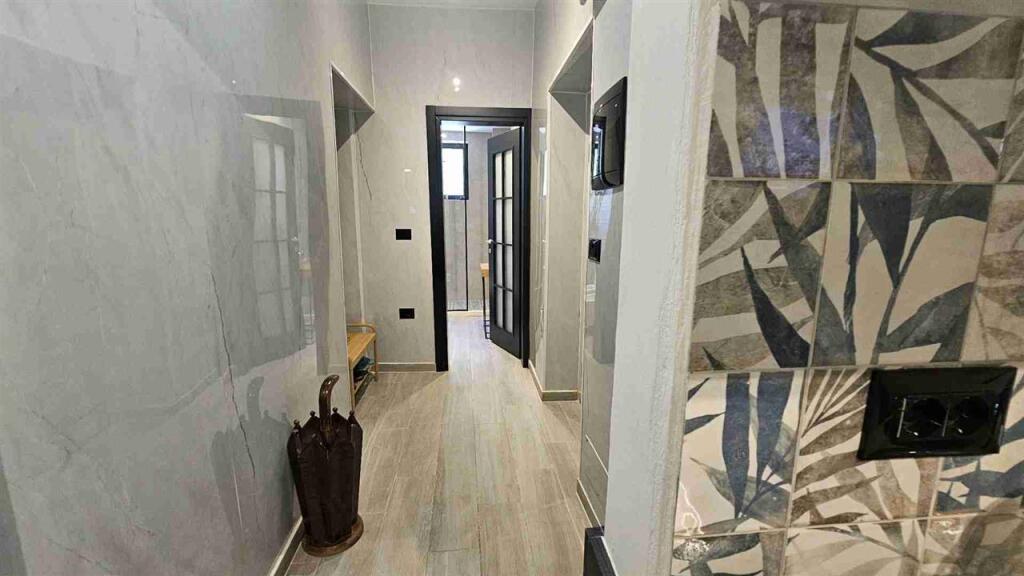 Jepet me apartament me qera tek Mozaiku prane 21 Dhjetorit.