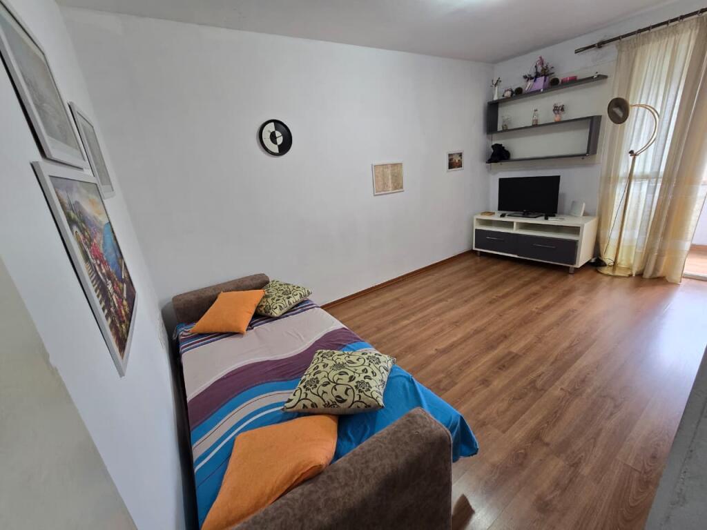 Jepet me qera Apartament 1+1 Rruga Qemal Stafa