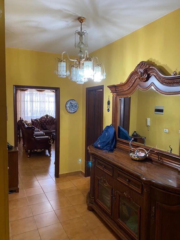 Jepet Me Qera Apartament 2+2 Tualete +1 Ballkon