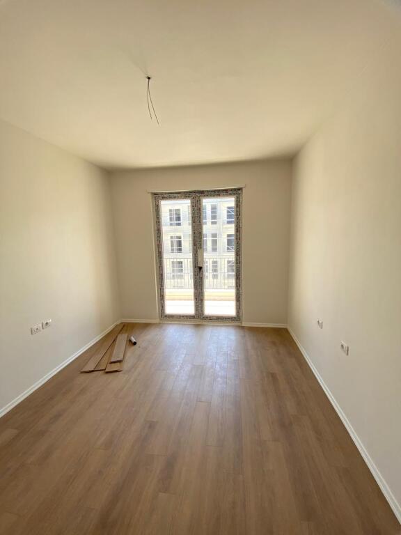 Shitet apartament