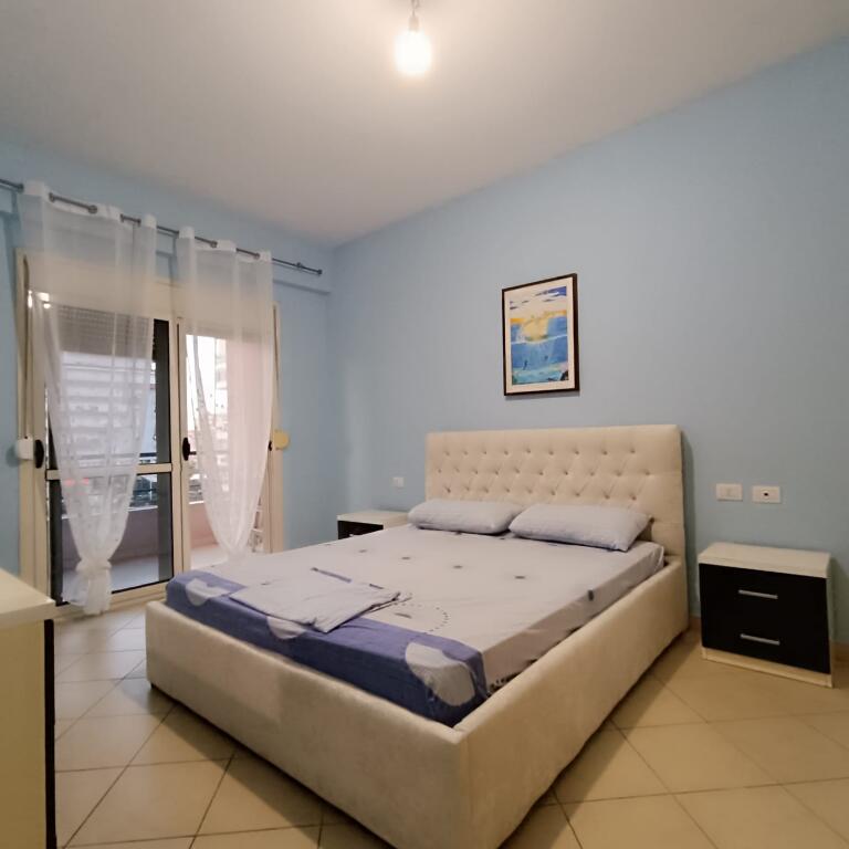 JEPET APARTAMENT 2+1 ME QIRA VLORE!