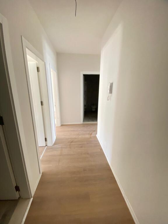 Shitet apartament