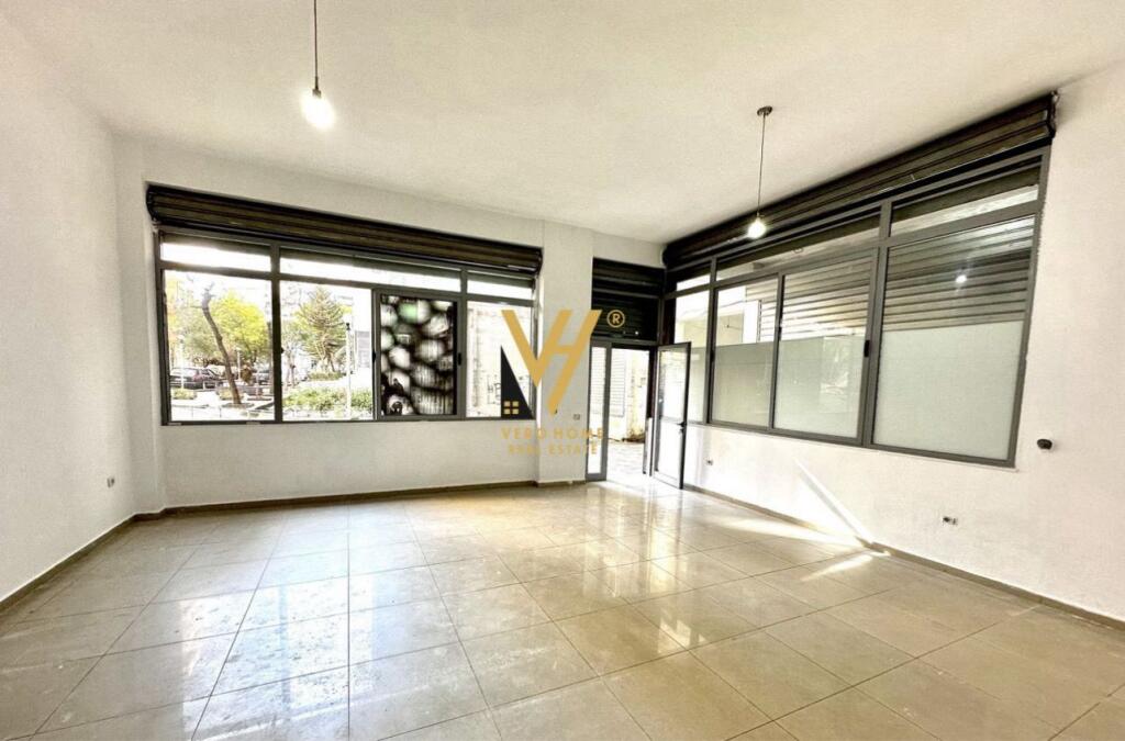 SHOP FOR SALE 46 M2 IN YZBERISHT 79,000 EURO