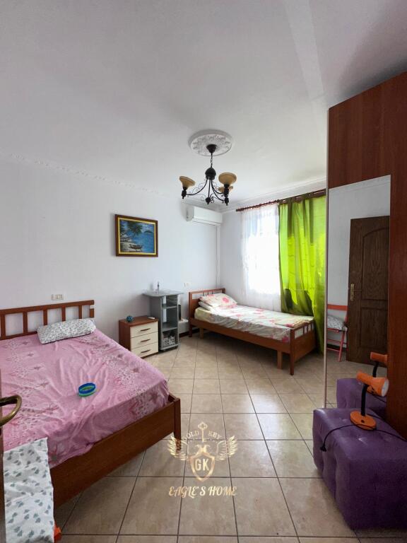 PËR SHITJE NË VOLLGA ZONA MË E MIRË NË QYTET PAMJE NGA DETI DHE PISCINA