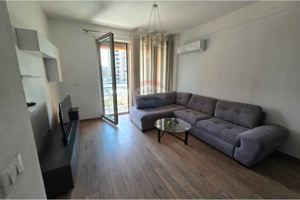 Apartament 1+1+ parking me qera Zogu i Zi