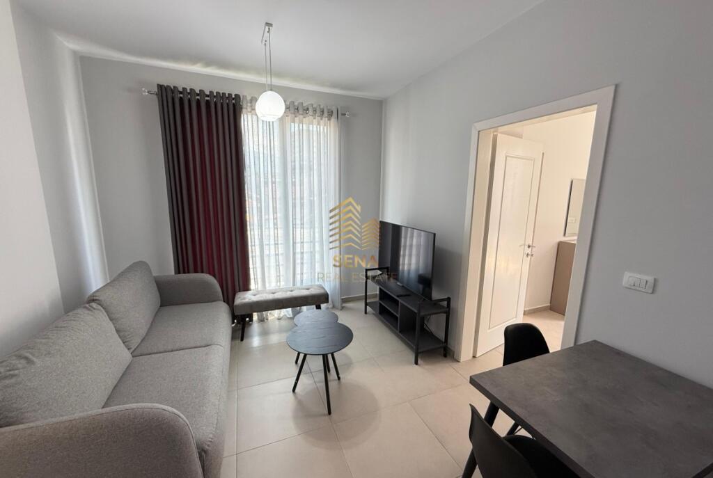 Qira, Apartament 1+1+blk, Kinostudio, 400 ALL/muaj