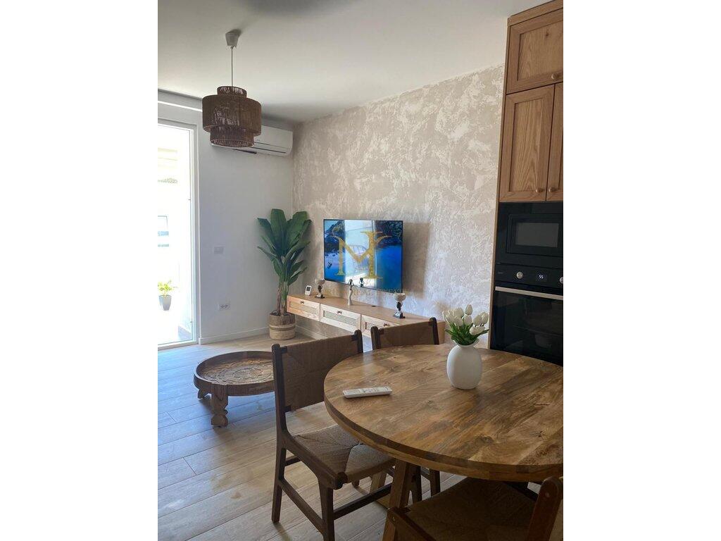 MODERN APARTMENT FOR SALE IN SAN PIETRO, LALZIO BAY!!