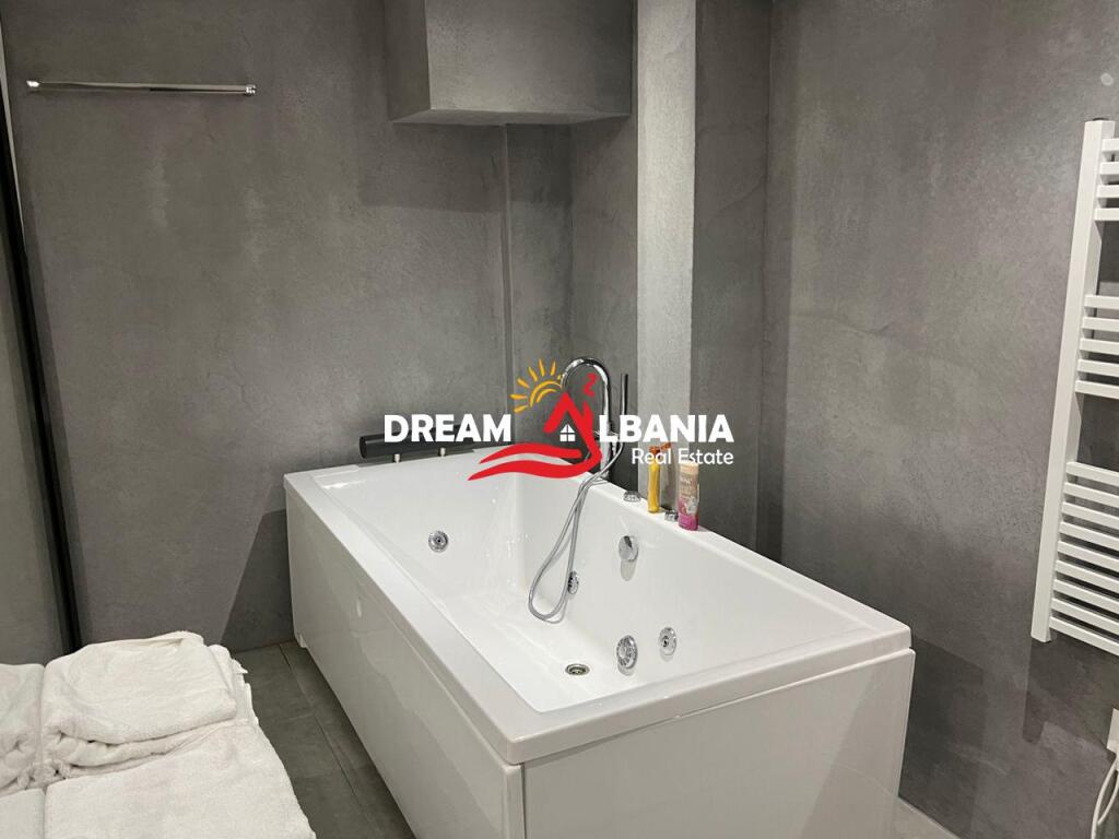 Jepet me qera duplex tek rruga e Kavajes prane Xhamise Dine Hoxha (ID 42214939)