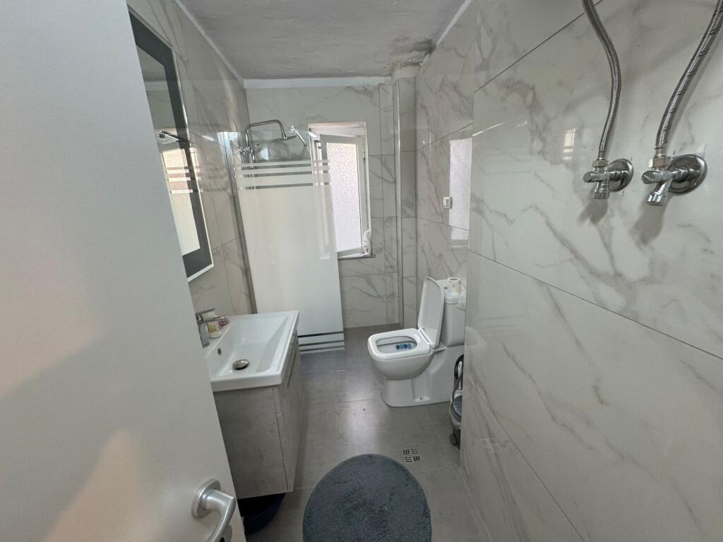 Apartment 3+1 for rent at Fortuzi Street