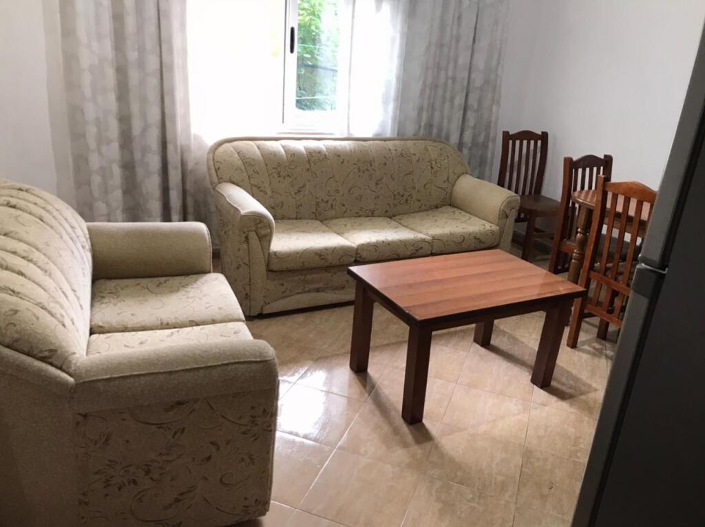 APARTAMENT 1+1. 35000 LEKE.MBAS FAKULETIT TE MJEKSIS.