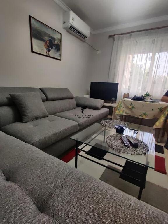 APARTAMENT ME QERA 2+1 RRUGA DURRESIT 600 EURO