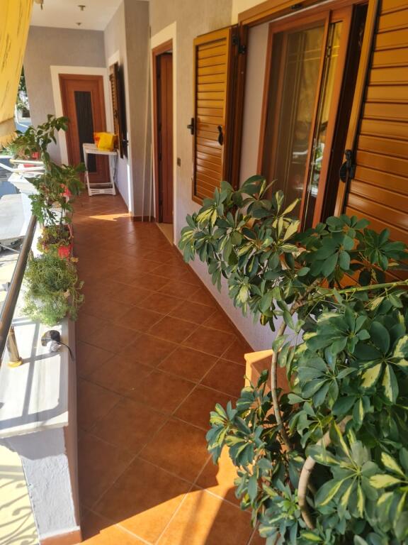 Affittasi Appartamento 1+1+1 Balcone