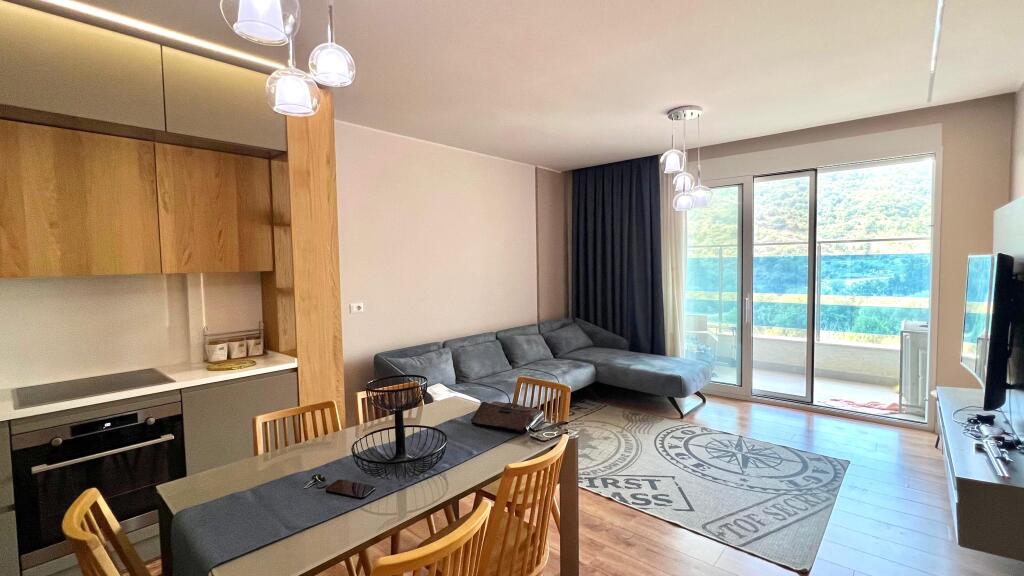 IN VENDITA: 2+1+2 Bagni + 2 Balconi 📍Zona del Giardino Zoologico (Complesso Mateo) – €195.000 – Superficie Totale 103m² || Abitato Solo per 1 Mese 🔥